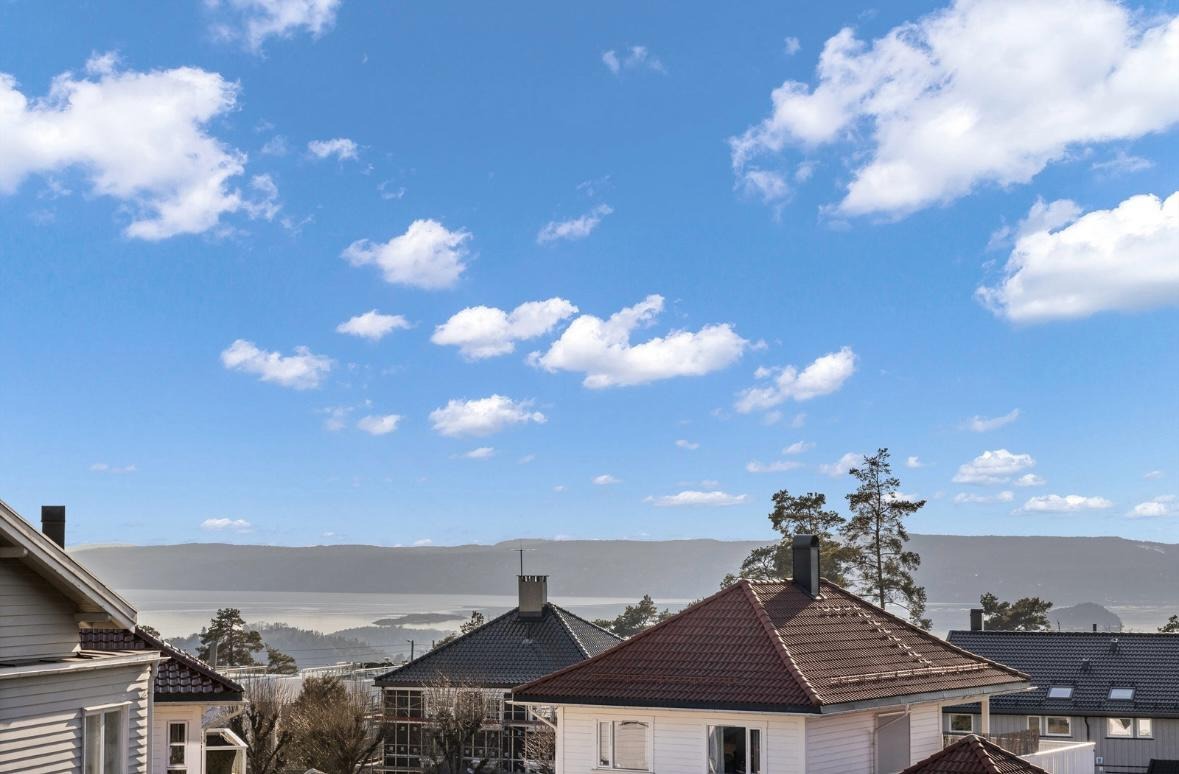 Sjøgløtt fra balkong